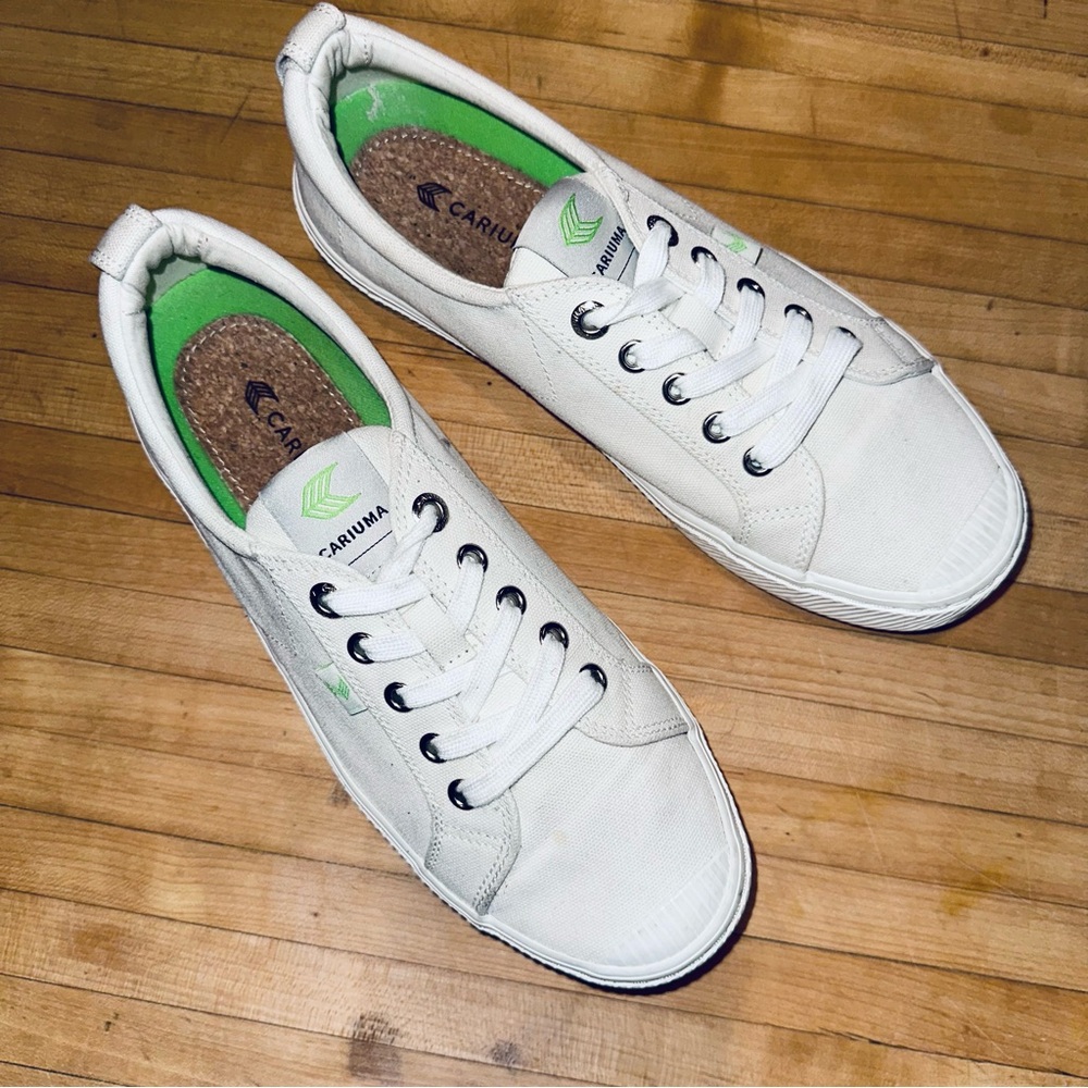 Cariuma White Canvas Sneakers with Green Accent
